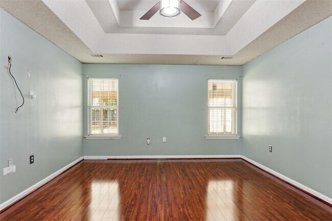 Building Photo - 14 Sandy Pond Ct