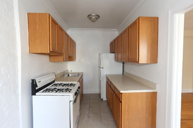 Building Photo - 1169 N Dearborn St