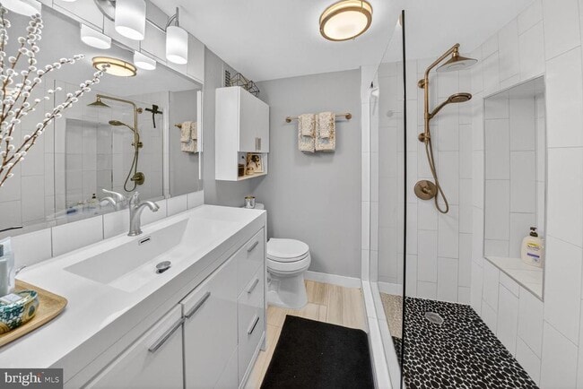 Building Photo - 4201 Cathedral Ave NW