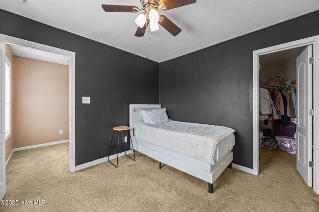 Building Photo - 841 Dynasty Dr