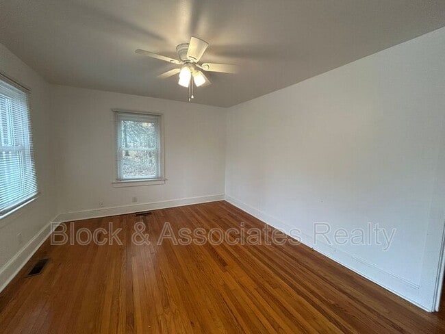 Building Photo - 6921 Spencer-Dixon Rd