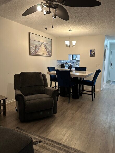 Building Photo - 1634 Stickney Point Rd