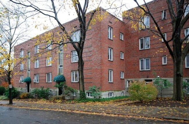 Building Photo - 150 Beaconsfield Rd