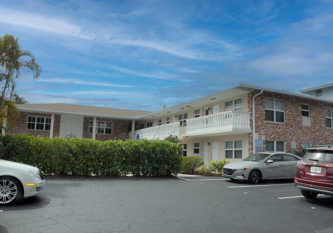 Building Photo - 3216 NE 13th St