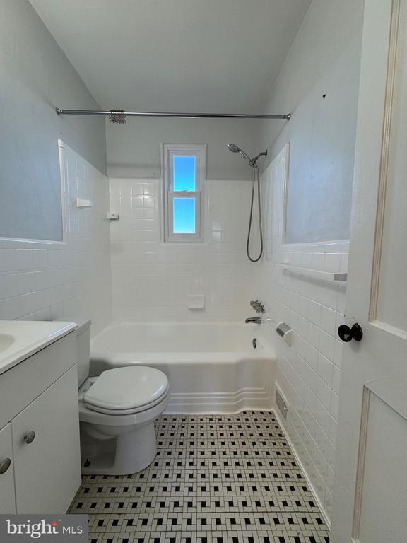 Building Photo - 206 Lynhaven Dr