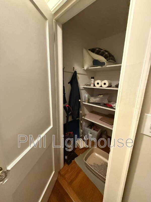 Building Photo - 145 Soundview Rd