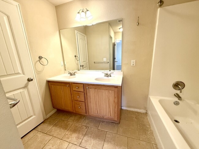 Building Photo - 4707 Mill Creek Dr