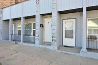 Building Photo - 2426 1/2 S 16th St #7