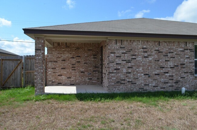 Building Photo - 916 Industrial Ave