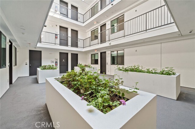 Building Photo - 7510 Sepulveda Blvd