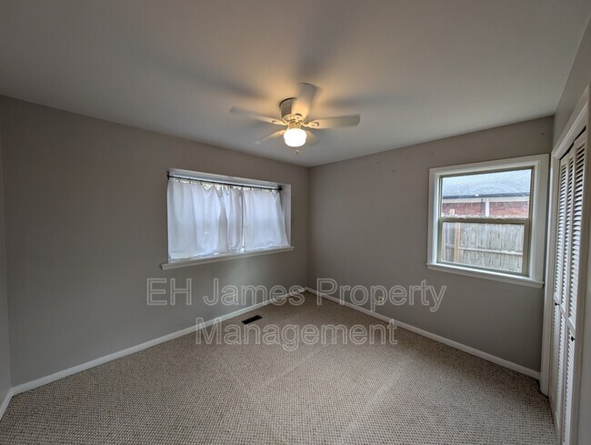 Building Photo - 1912 E 55th Pl