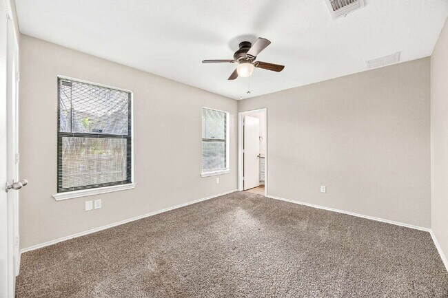 Building Photo - "Charming 3-Bedroom Oasis with 2 Full Baths – Your Perfect Retreat in Schertz!"