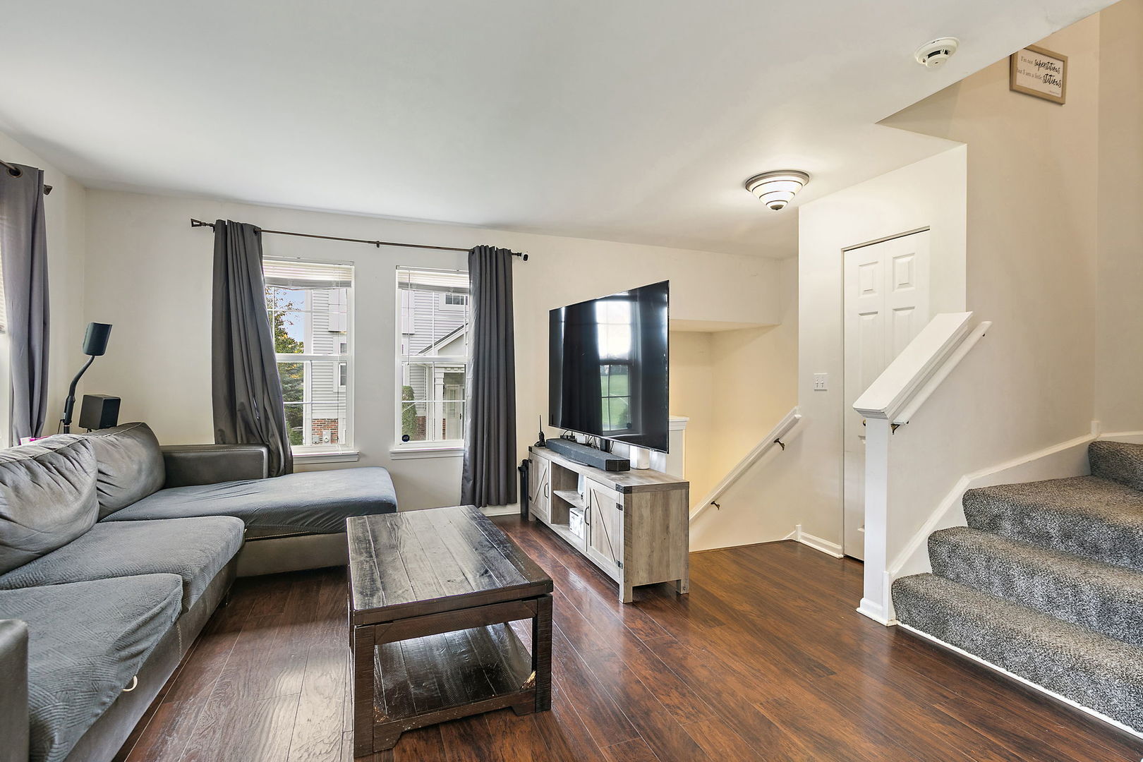 Building Photo - 361 Holiday Ln