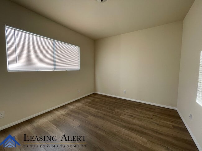 Building Photo - 42649 Cabin Dr