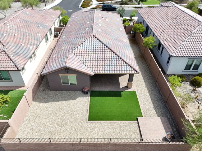 Building Photo - Resort Style Living in Estrella Mountain Ranch