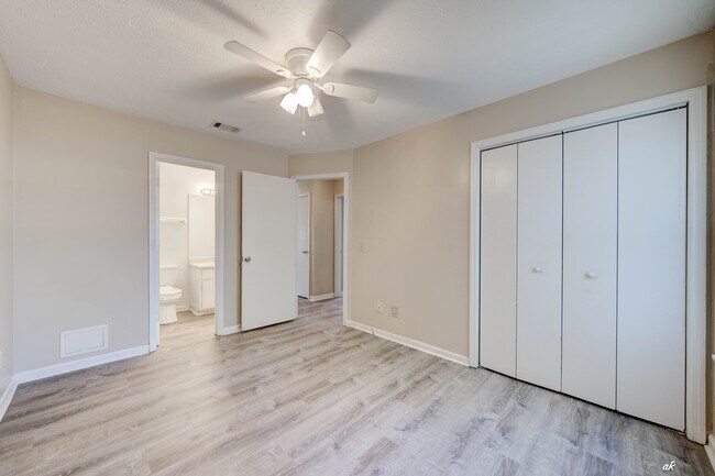 Building Photo - 3722 Burnham Way