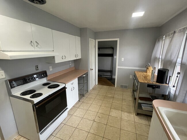 Building Photo - 104 Terrace Cir