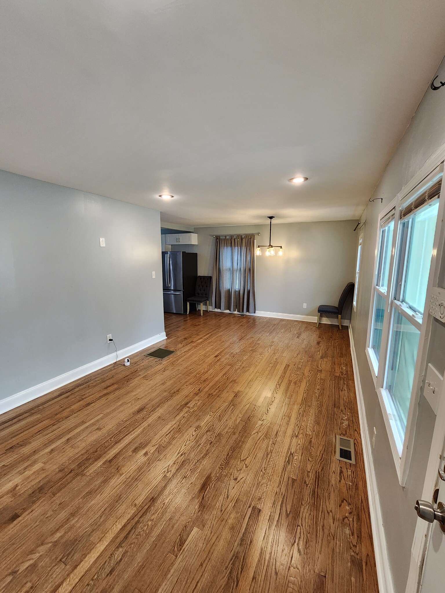 Building Photo - 1377 Avon Ave SW