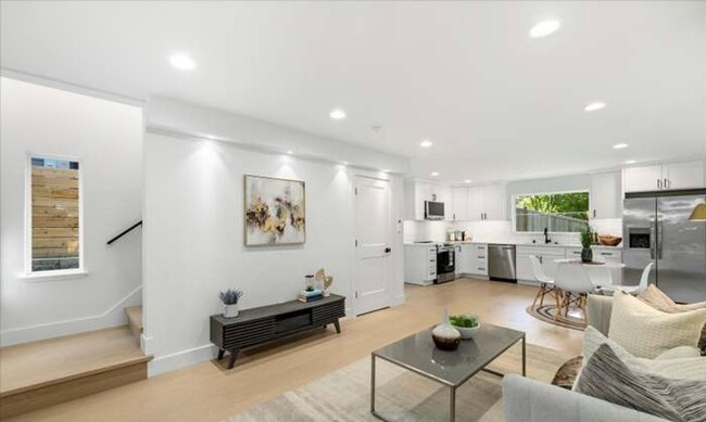 Building Photo - Maple Leaf 2-Bedroom Plus Office