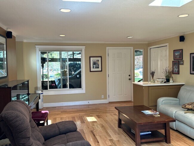 Building Photo - Country Living In The City - 3 Bedroom / 2 Bathroom Home on a Large Corner Lot