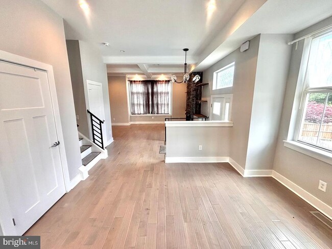 Building Photo - 488 Evergreen Ave