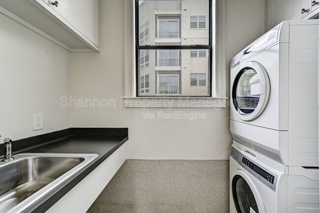 Building Photo - 3128 Alabama Ct