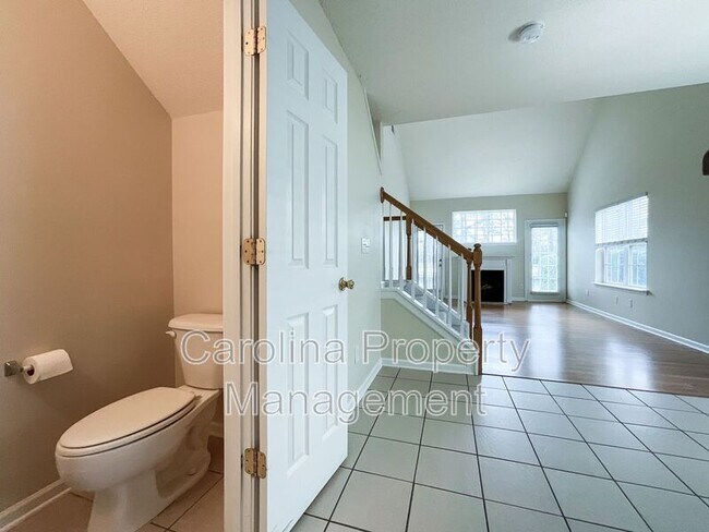 Building Photo - 217 Arlington Downs Blvd