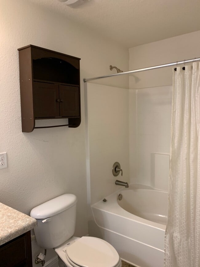 Building Photo - Pensacola - Weatherstone - 3 bedroom, 2 ba...
