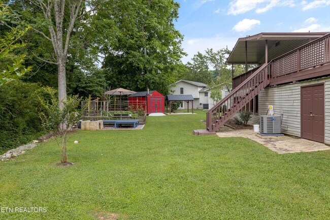 Building Photo - 1301 Chert Pit Rd