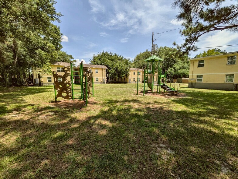 Building Photo - 3818 Almeda St