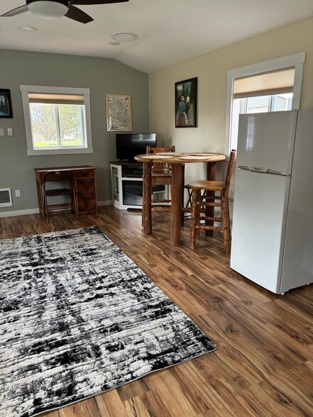 Building Photo - 25 Sunrise View Ln