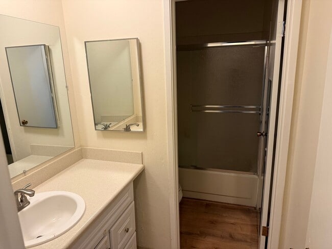 Building Photo - PARKLIKE SETTING ...CLEAN, AND FRESH, NEW REFRIGERATOR, NEW CLOSET DOORS...2 BEDROOMS/1 BATH IN G...