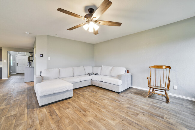 Building Photo - 15503 Crimson Topaz