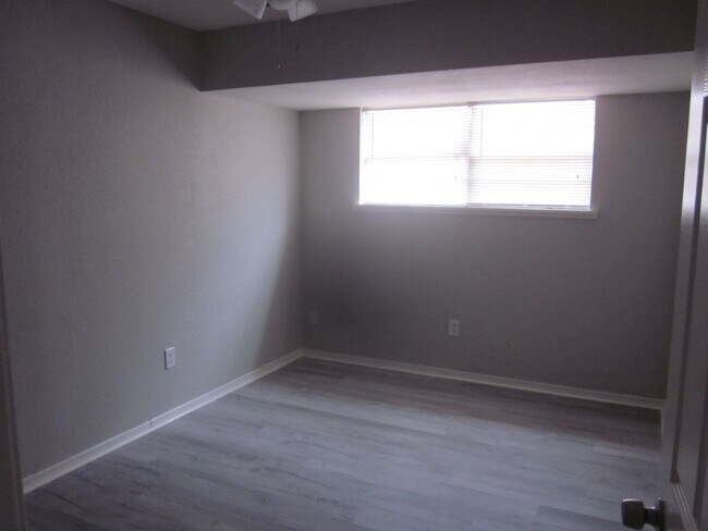 Building Photo - Eastridge Home!