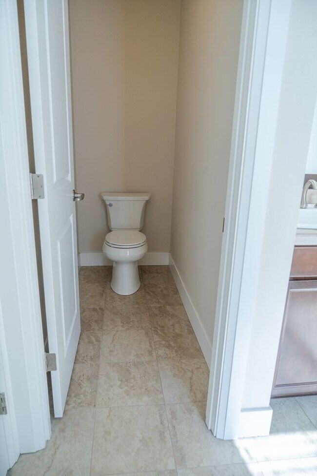 Building Photo - 3 Bedroom Home in Millcreek