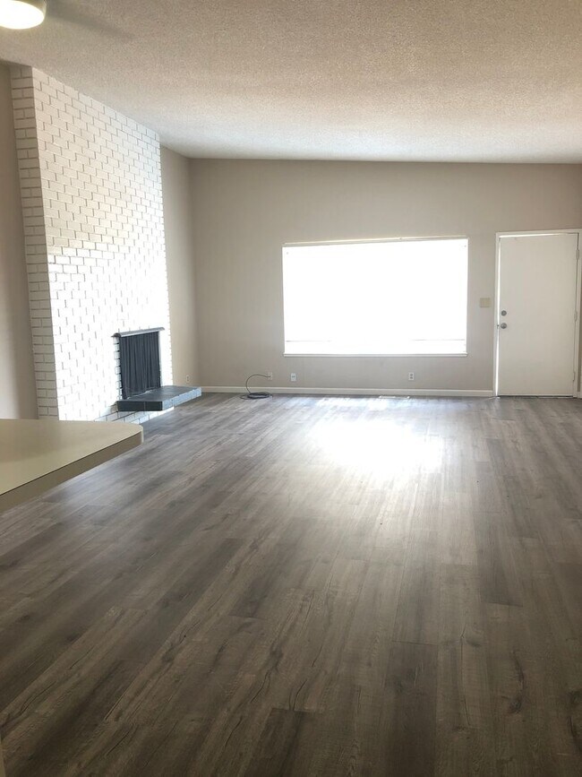 Building Photo - 1413/1415 Topaz Way
