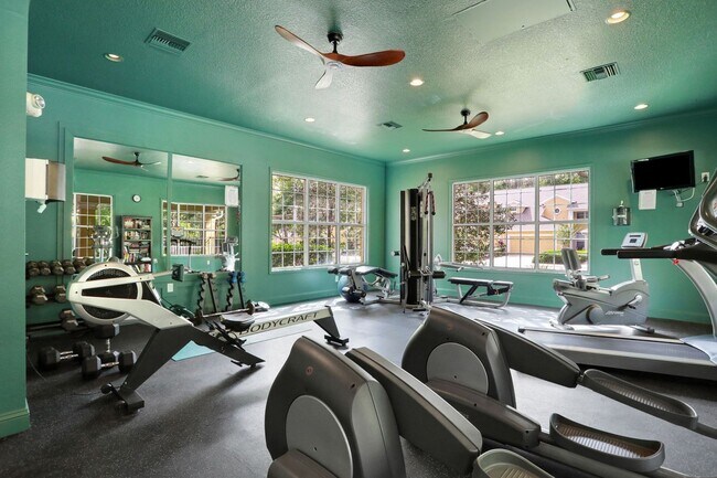 Building Photo - Flagler Station Townhome 3/2.5 - 2 car garage - 2000+ square feet