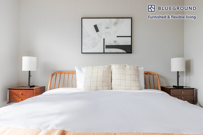 Building Photo - 121 W Chestnut St