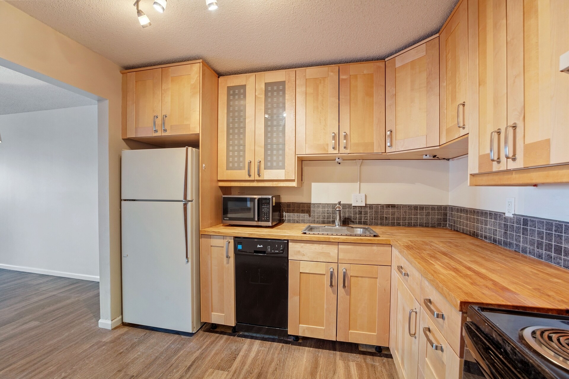 kitchen - 78 10th St E
