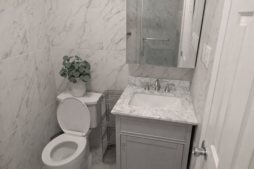 Building Photo - 47301 Delaire Landing Rd