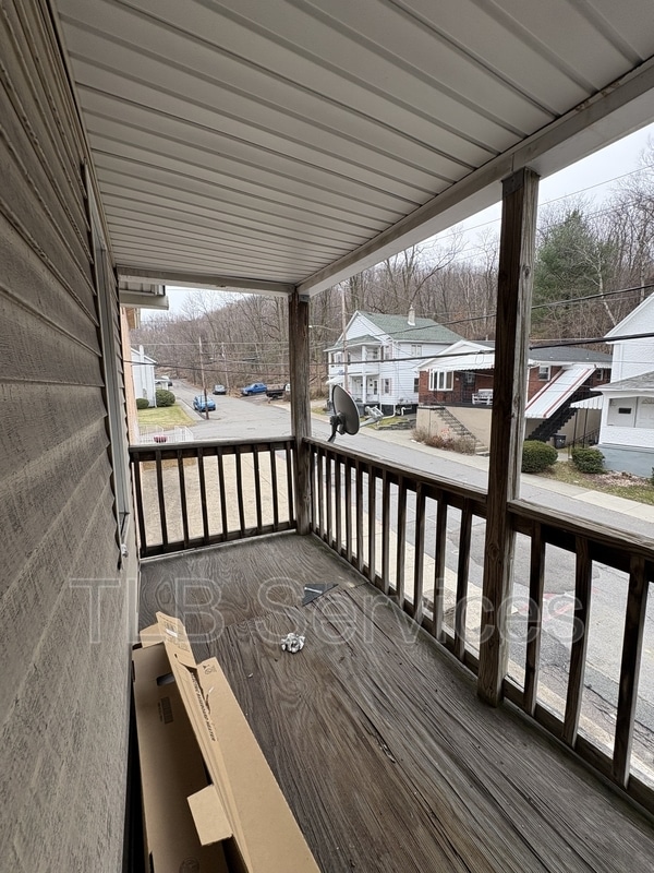 Building Photo - 139 Sand St