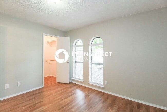 Building Photo - 3 Bedroom Pet-Friendly Home in WATAUGA, TX with Main Street Renewal