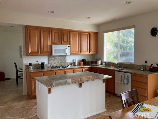 Building Photo - 35689 Pecan Tree Ln