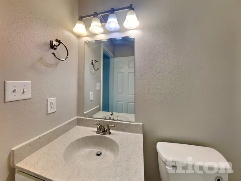 Building Photo - 260 Brookstone Dr