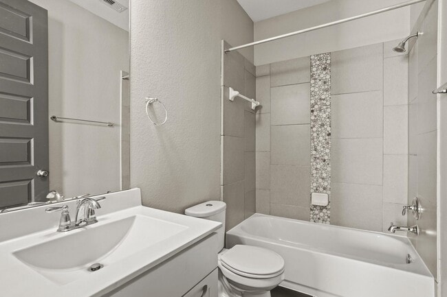 Building Photo - 14105 N Lake Branch Ln