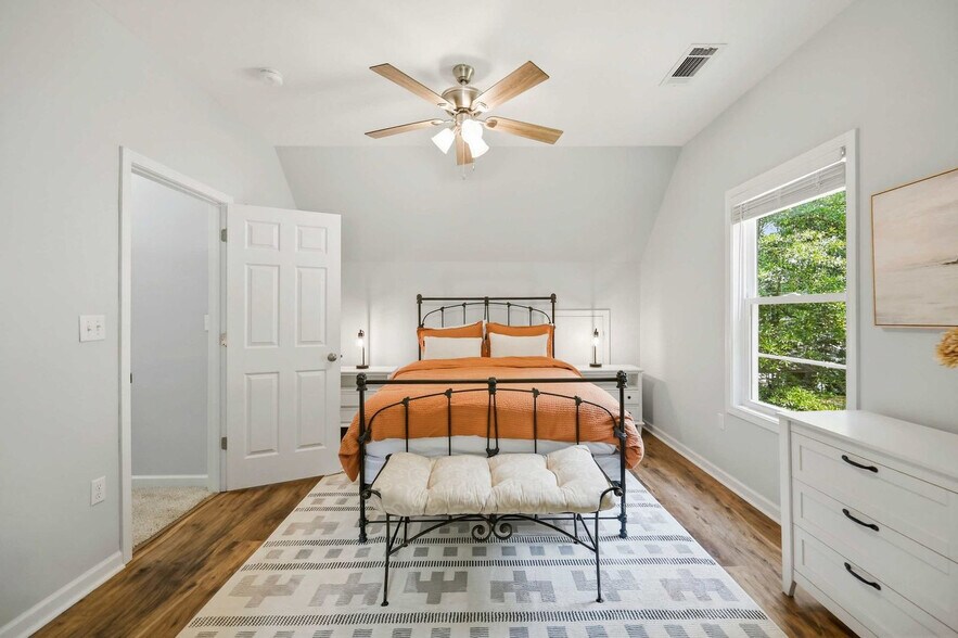 Building Photo - 138B Little River Run N