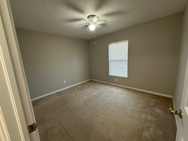 Building Photo - Affordable 3/2 with beautiful  Pond view