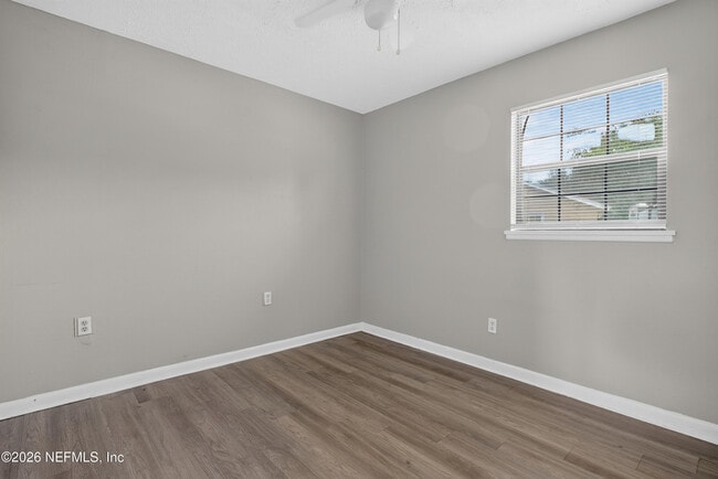 Building Photo - 255 Woodside Dr