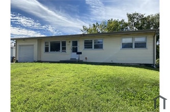 Building Photo - 9207 Clarion Dr