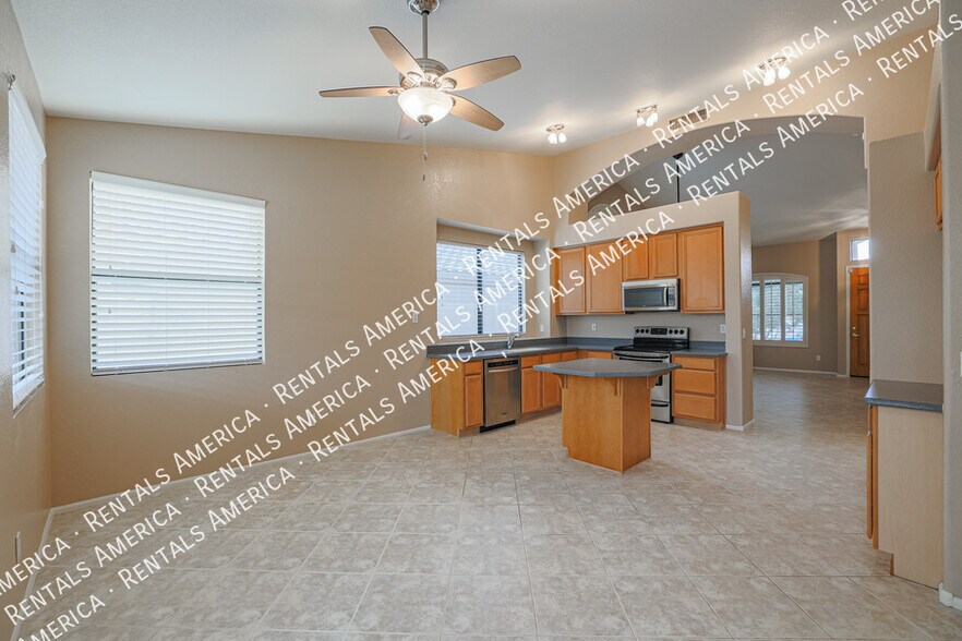 Building Photo - 263 E Ashurst Dr